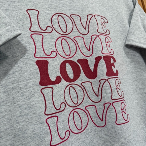 Valentine’s Grey LOVE t-shirt, size Medium (NEW) - Picture 3 of 7